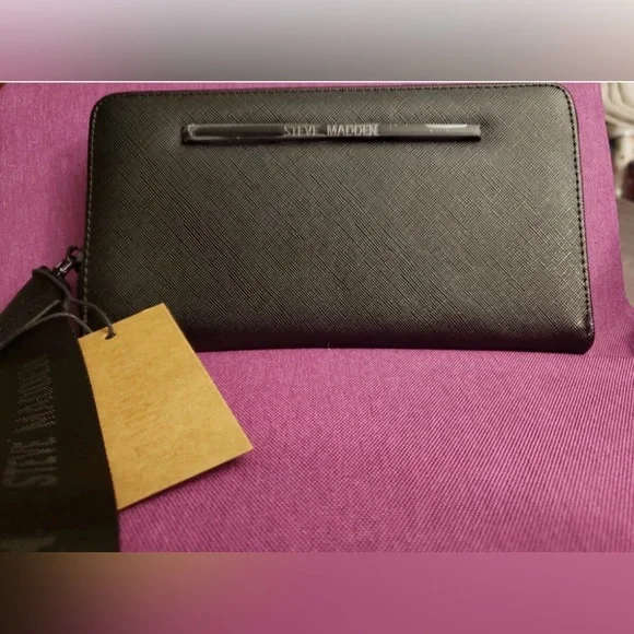 Steve Madden NWT black clutch/wallet - Picture 2 of 4